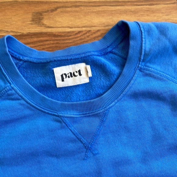 Pact xl french terry sweatshirt in cornflower blue. Fit is more like SM/Med - Picture 5 of 5